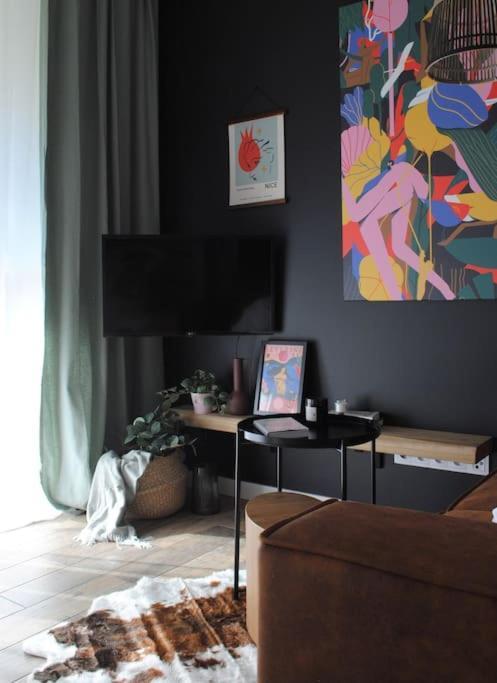 Smart Art :) Z Bezplatnym Parkingiem Podziemnym Apartment Келце Екстериор снимка